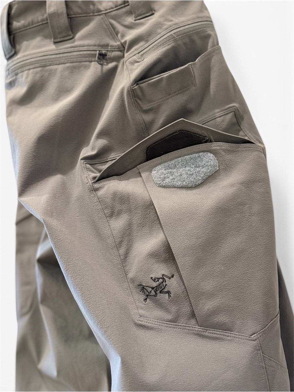 Arc’teryx Gamma LT Softshell Cargo Pants Men’s - LG - Gray - Picture 5 of 5